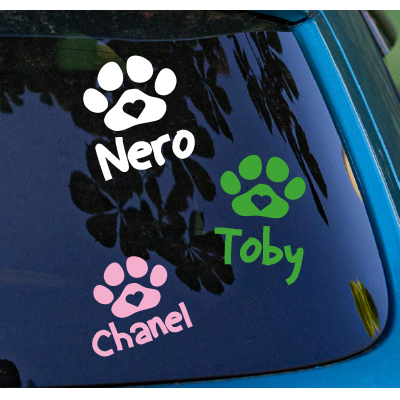 Sticker met hondenpoot en naam